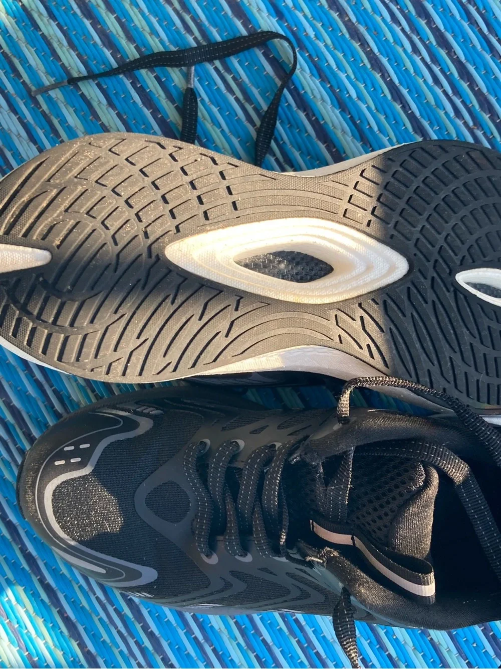 Black women’s running shoes, size 6